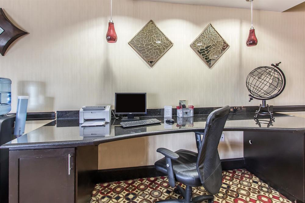Comfort Suites-Youngstown North Buitenkant foto