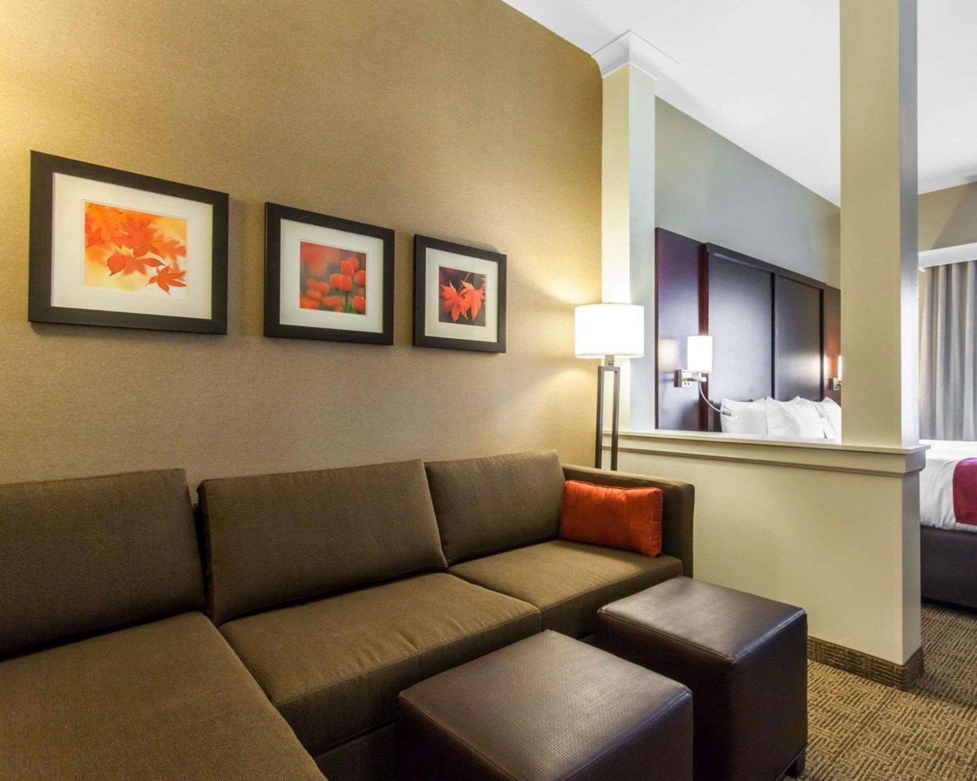 Comfort Suites-Youngstown North Buitenkant foto